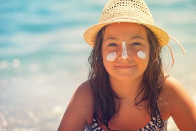 fun applying sunscreen