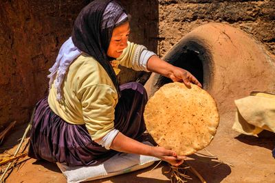 making bread marrocco