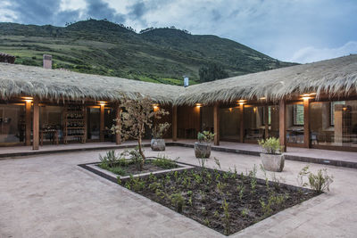 Mil Restaurant