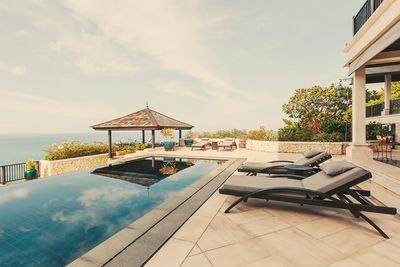 villa pool
