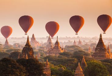 Balloons over Bagan temples