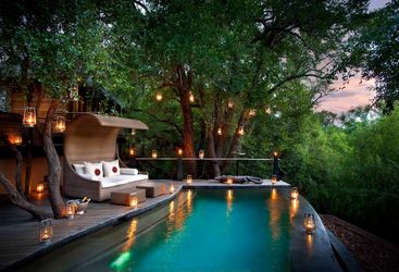 river_house_pool
