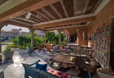 Bujera_outdoor_seating