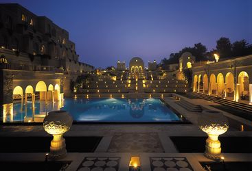 Pool at Oberoi Amarvillas, luxury hotel in India