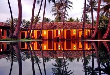 Apa Villa in the afternoon