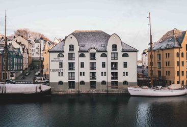 hotel-exterior