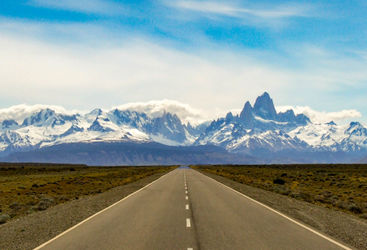 road towards el chalten