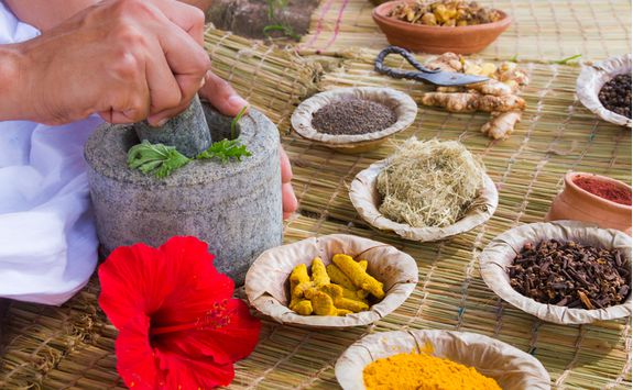 massage treatment herbs