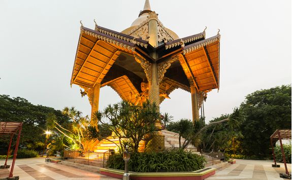 Ganesh Himal, Surabaya