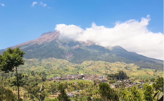 mount sumbing village java