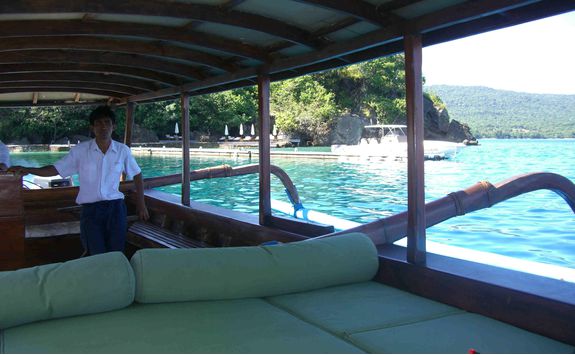 amanwana boat