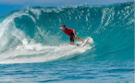surfing sumba island