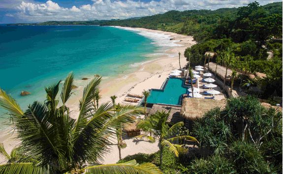 nihiwatu beach view from cliff