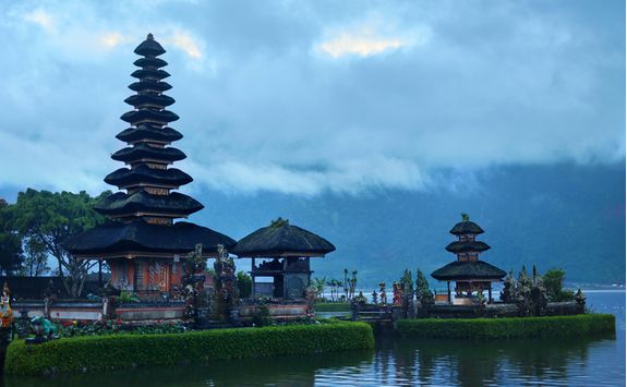Ubud pura ulun danu temple