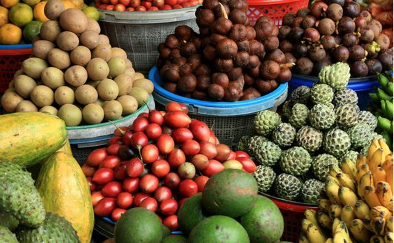 bali fruit market stall
