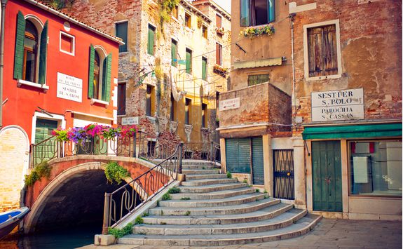 venice streets stairs