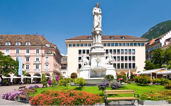 bolanzo square