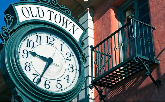 sidewalk clock old town santa barbara