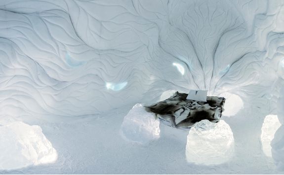 The Icehotel room
