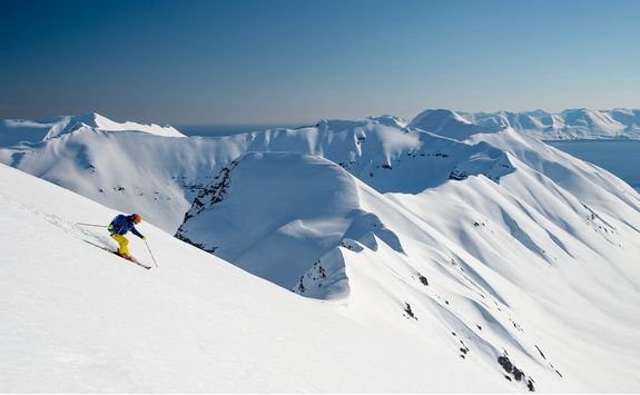 deplar farm skiing mountain top view
