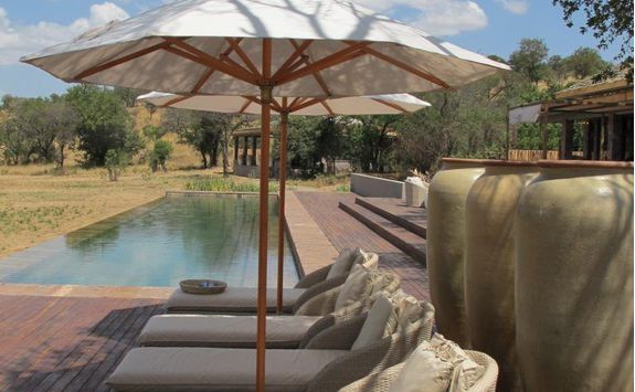singita serengeti pool