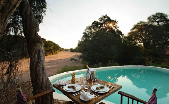 Dining overlooking the Jongomero