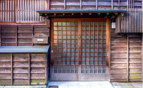 Doorway in Higashi district of Kanazawa