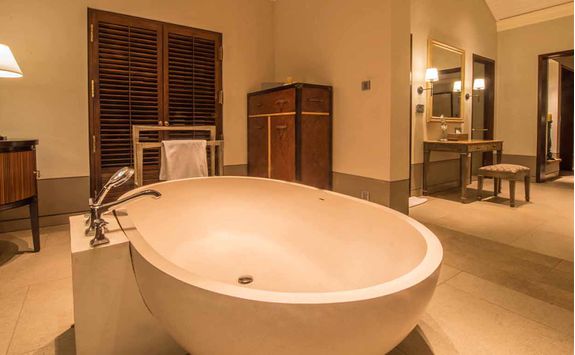 cape weligama bath
