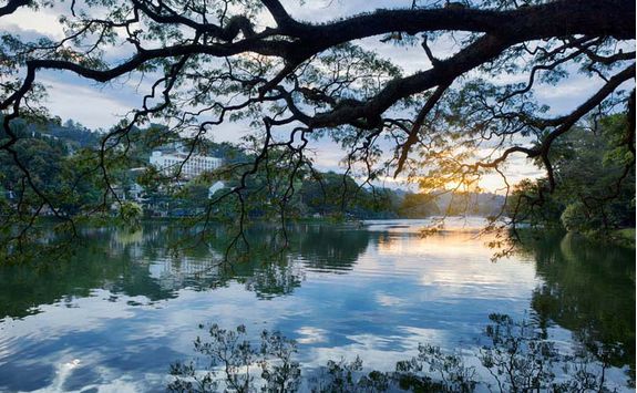 kandy lake view