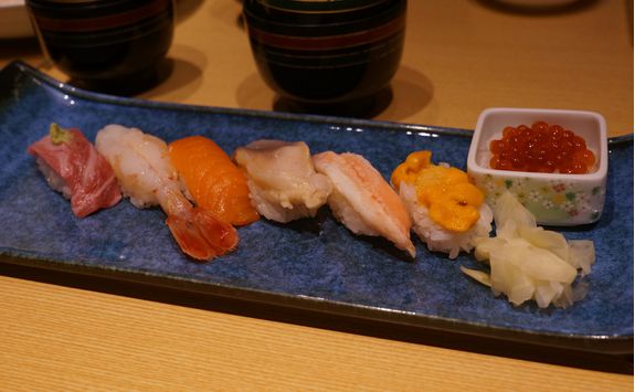 Delicious fresh sushi in Otaru