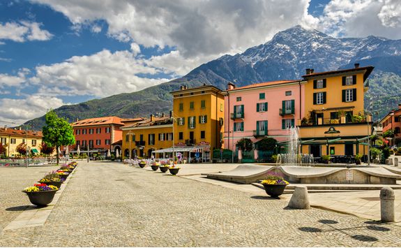 como pretty building