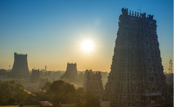 Minakshi temple madurai at sunrise