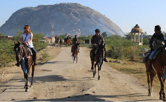 Rawla Narlai riding