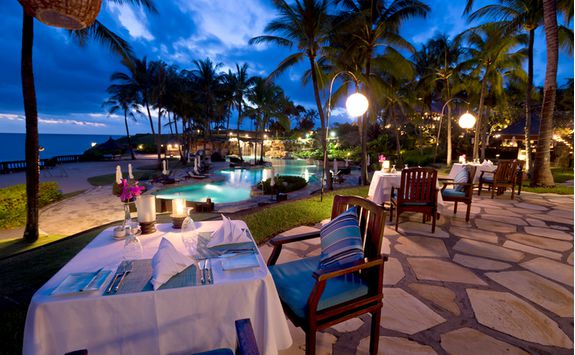 Dinner setting in Bali on the coast
