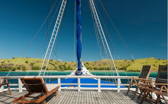 Liveaboard decking boat