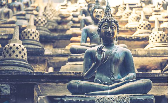 anuradhapura buddha statue