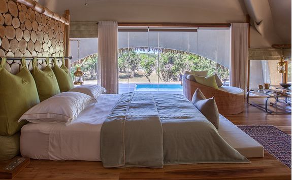 chena huts bedroomm