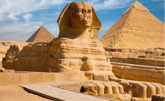 pyramids_and_sphinx