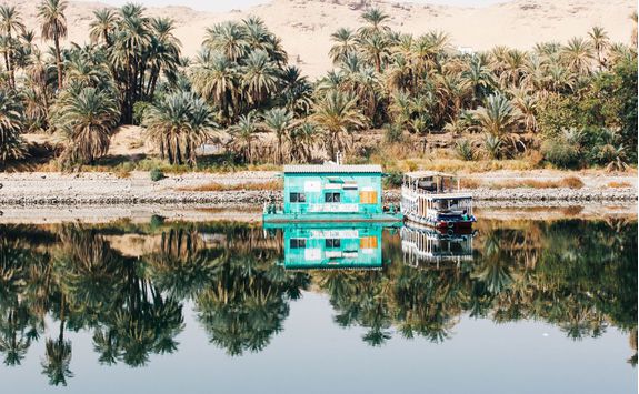 nile_water_reflection_view