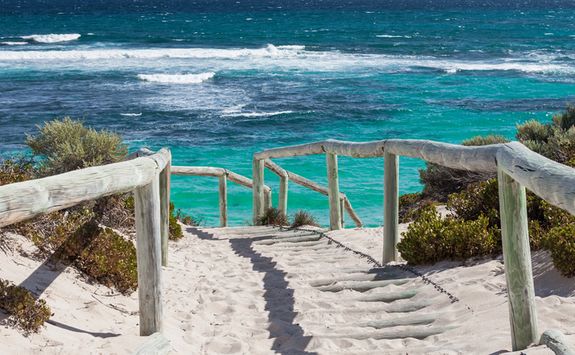 A way to the Rottnest Beach