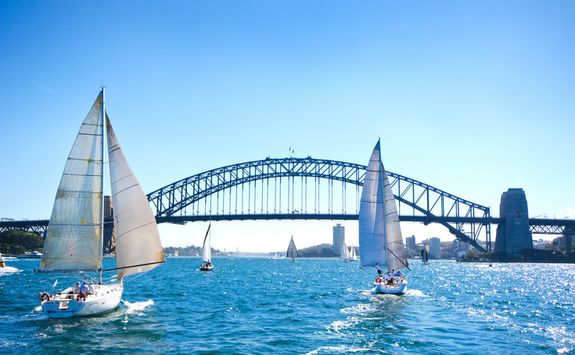 Boats in front of the Harbour Bridge