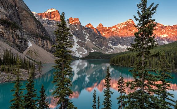 Lake Louise sunrise