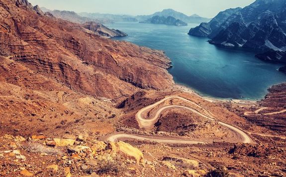 Hajar mountain pass to sea