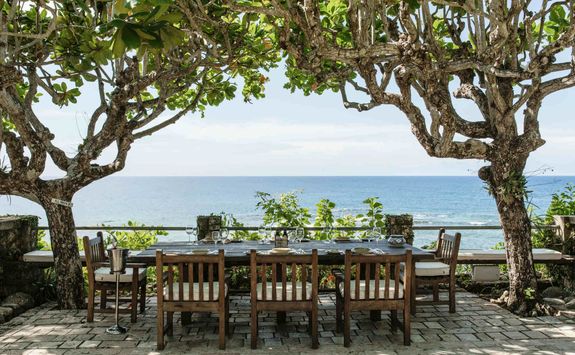 Dining at GoldenEye