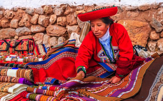 Women selling souvenirs in the Sacred Valley