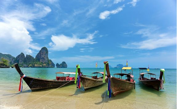 Long Tail Boats
