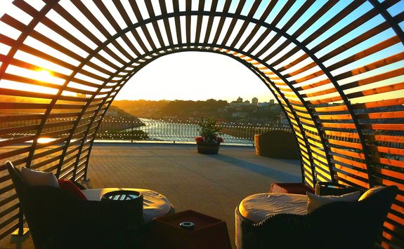 Afternoon sunshine at the Yeatman