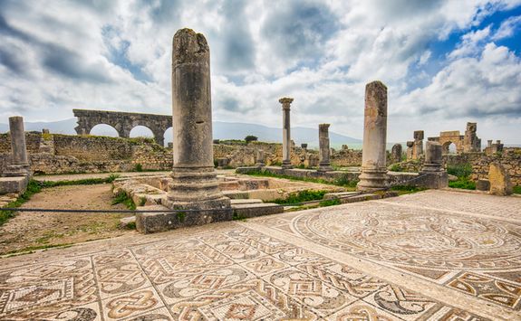 Tiling and Pillars
