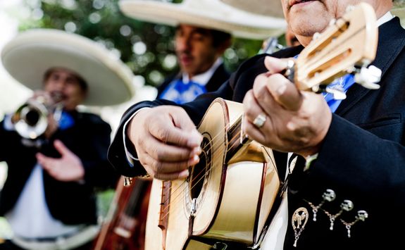 a mexican guitar band