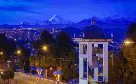 La Paz at night
